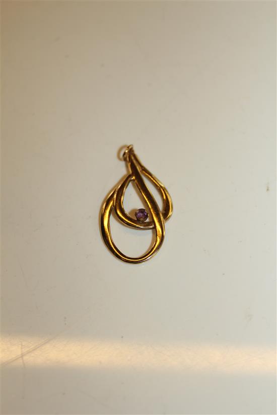 9ct gold double looped pendant